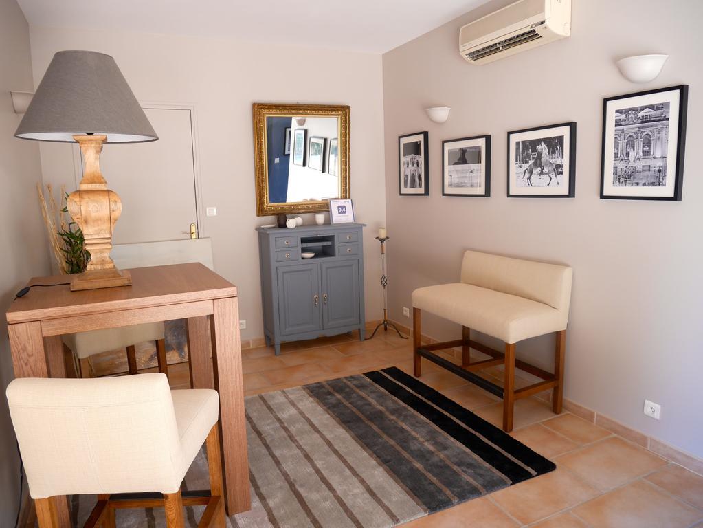 Bed and Breakfast Le relais d'Angélique Lunel  Exterior foto