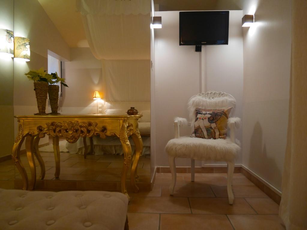 Bed and Breakfast Le relais d'Angélique Lunel  Exterior foto