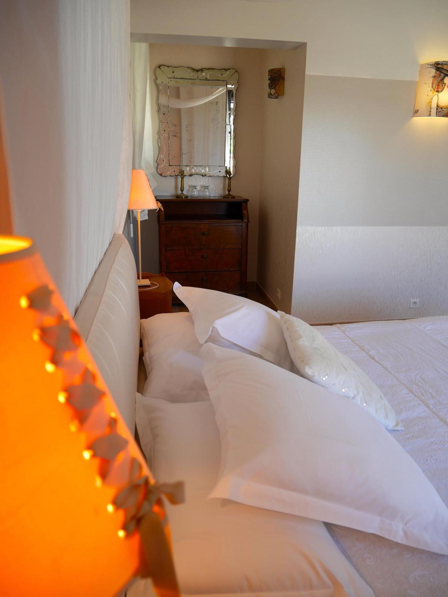Bed and Breakfast Le relais d'Angélique Lunel  Habitación foto