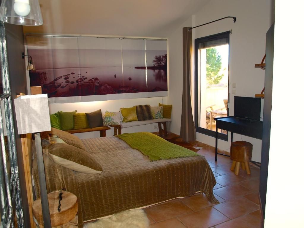 Bed and Breakfast Le relais d'Angélique Lunel  Exterior foto