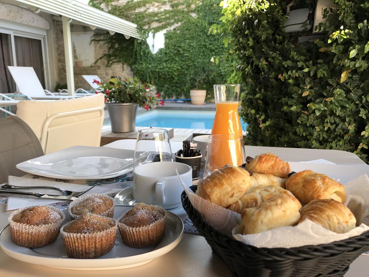 Bed and Breakfast Le relais d'Angélique Lunel  Exterior foto